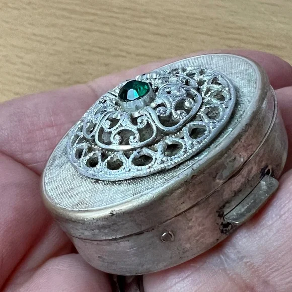ANTIQUE STERLING SILVER GREEN PASTE RHINESTONE ORNATE TRINKET JEWELRY BOX LISBON